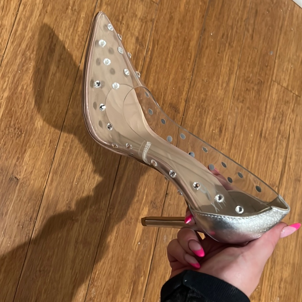 Brand new super cute heels !!